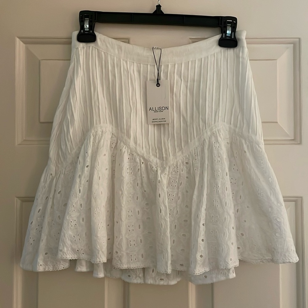 Allison New York white skirt new with tags